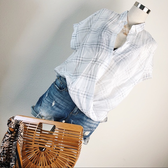 WHITE TOP | LAST ONE - Picture 5 of 5